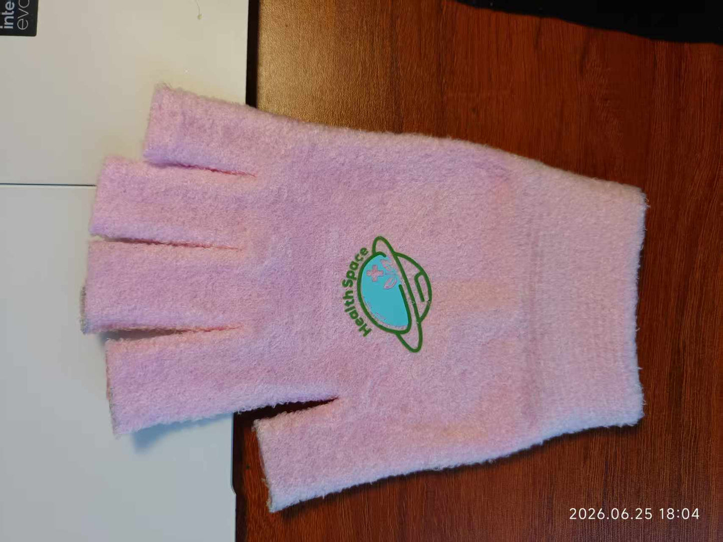 Healthspace  Gloves – Compression Support & Silicone Grip for Hand Pain Relief