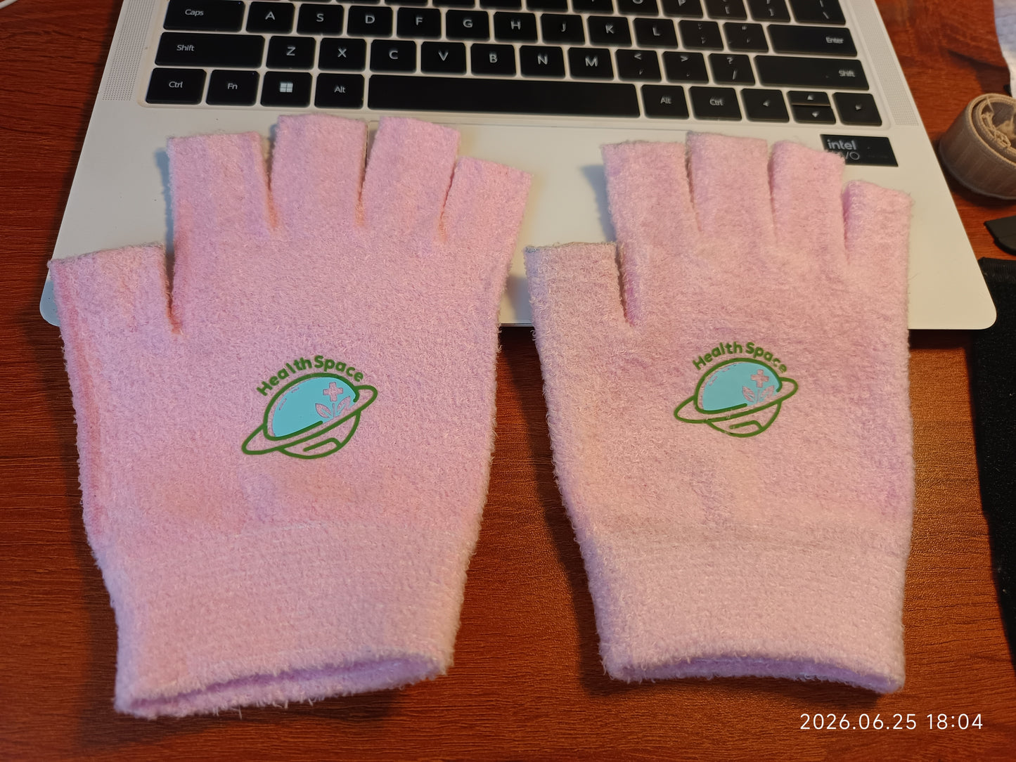 Healthspace  Gloves – Compression Support & Silicone Grip for Hand Pain Relief