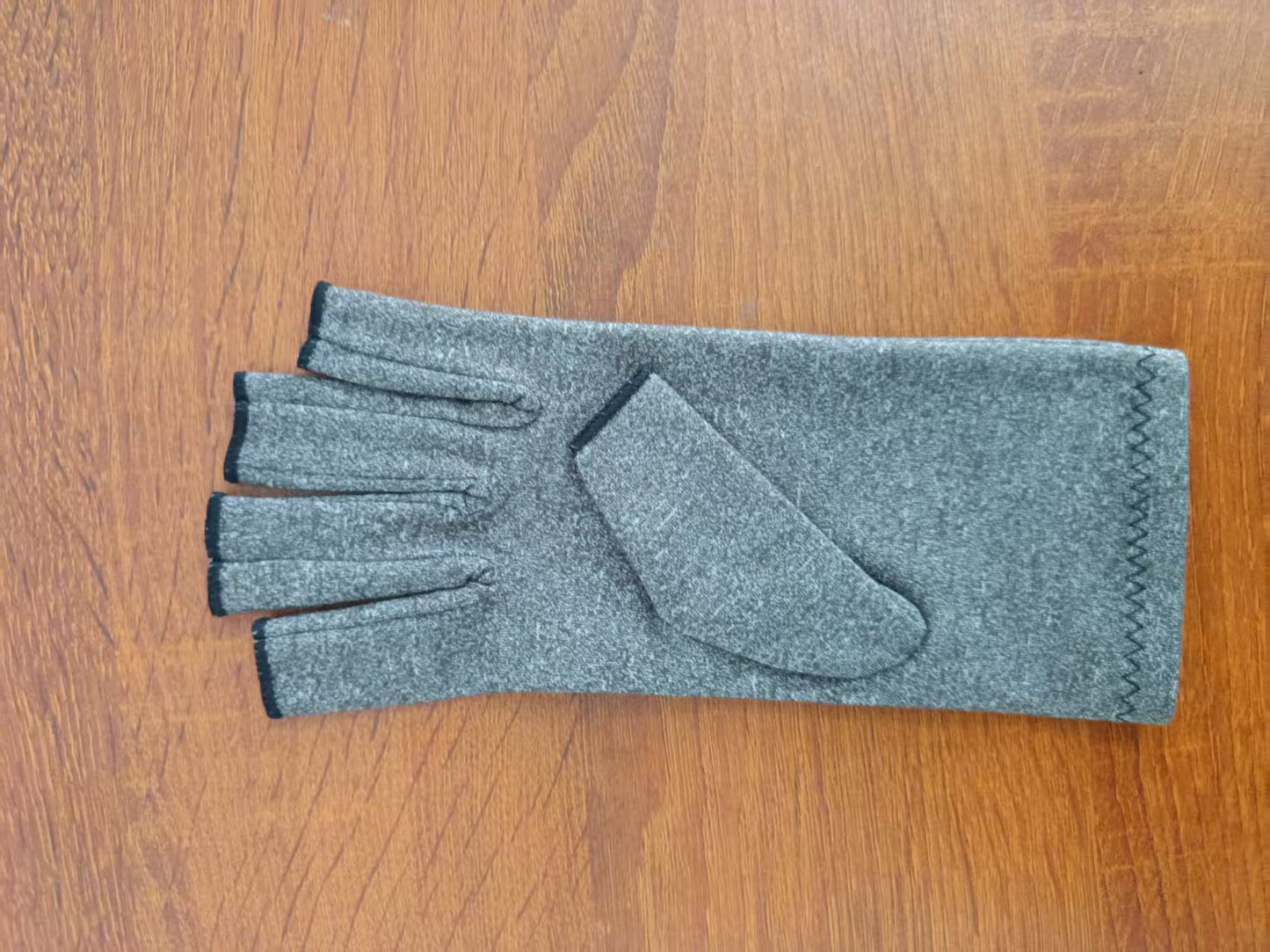Healthspace Copper-Infused Arthritis Gloves – Compression Support  Silicone Grip for Hand Pain Relief