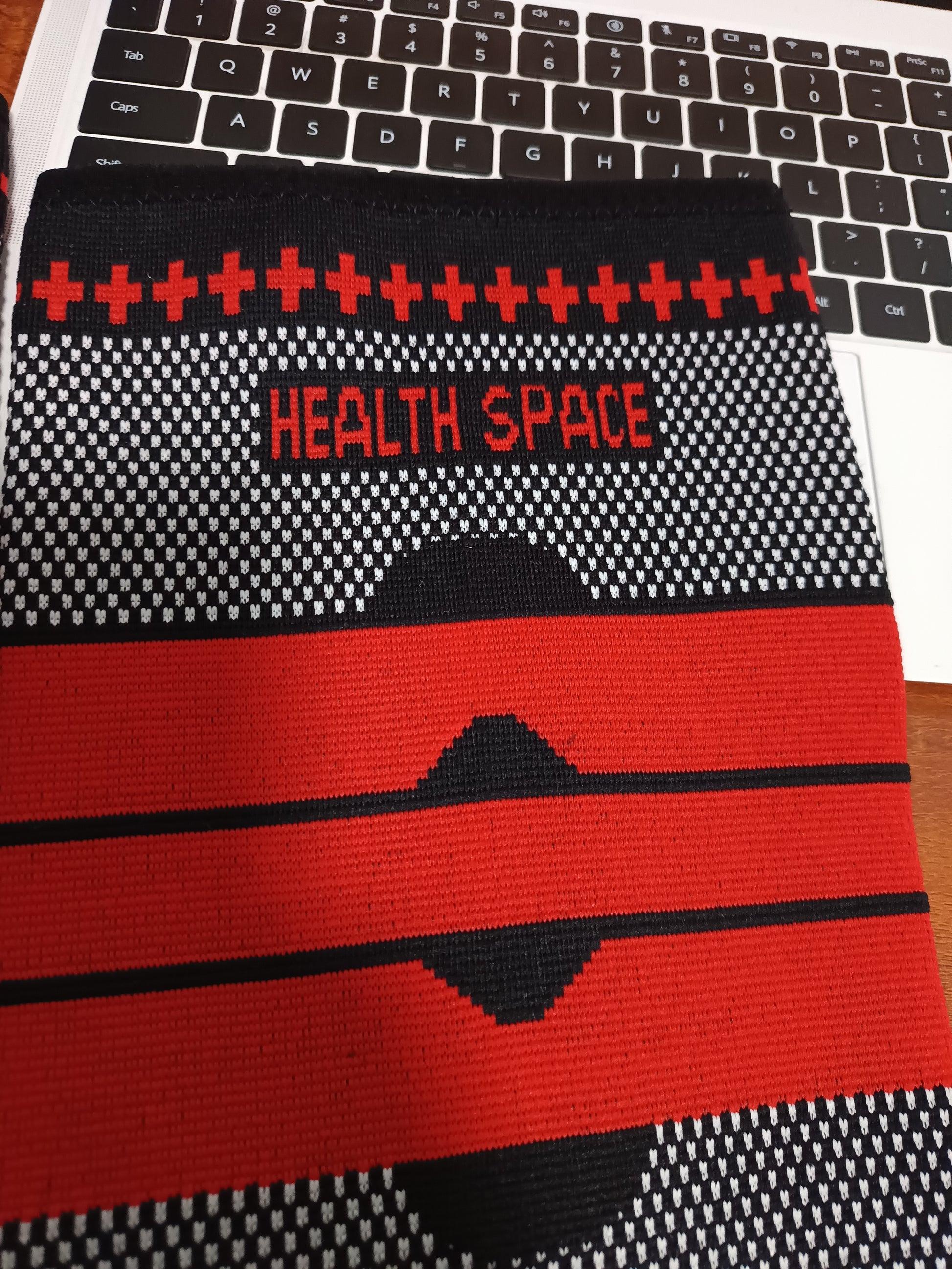 Healthspace dual-layer knee support sleeve with silicone gel pad for joint stability